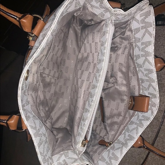 Michael Kors purse - Picture 5 of 5